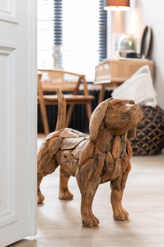 Hund - naturlig teak. 