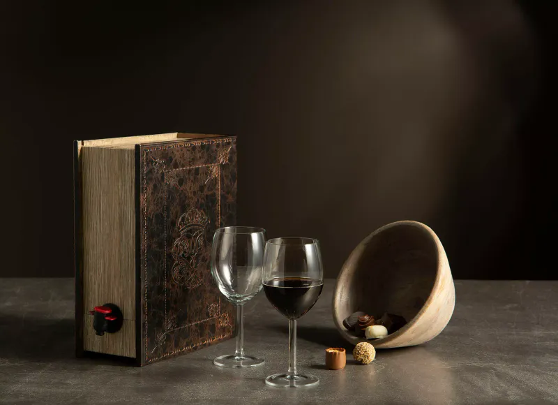 Vinbox i lær. 
